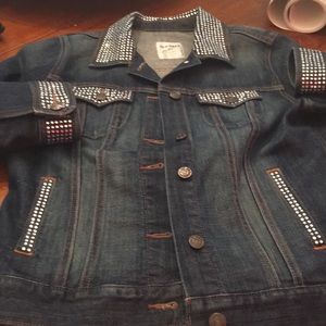 Blinged out fitted jean jacket! ✨Perfect for fall!